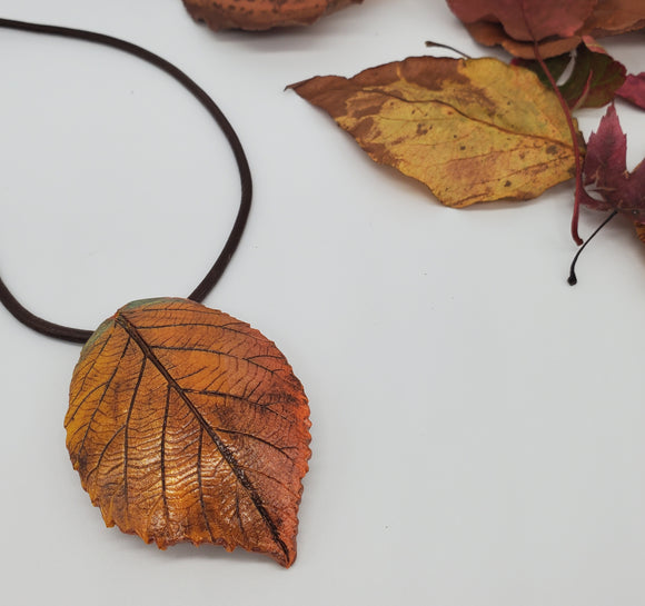 Realistic Leaf Necklace no.1