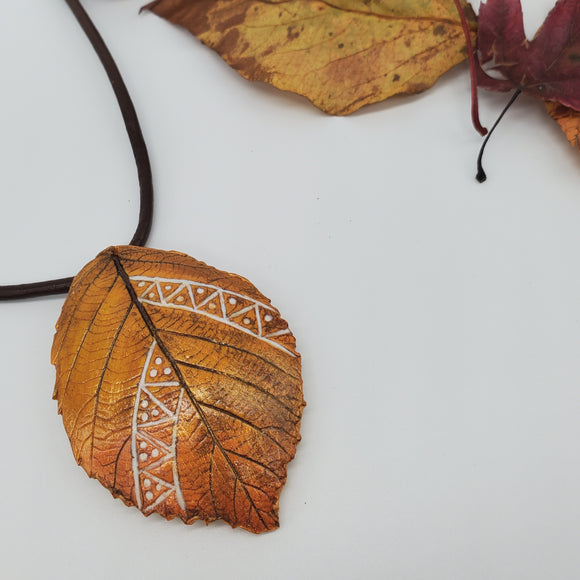 Realistic Inlaid Blackberry Leaf Necklace no.2