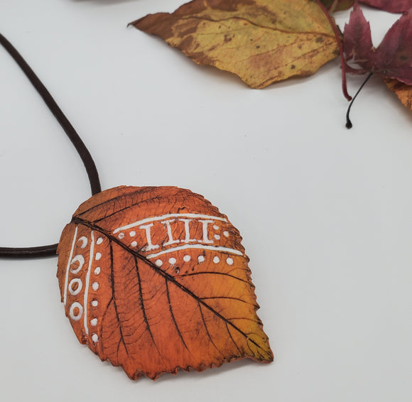 Realistic Inlaid Blackberry Leaf Necklace no.1